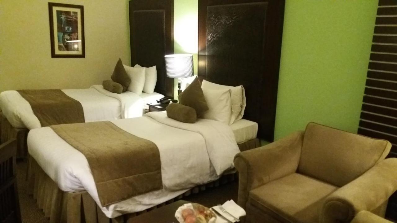 Smart Hotel ลาฮอร์ ภายนอก รูปภาพ