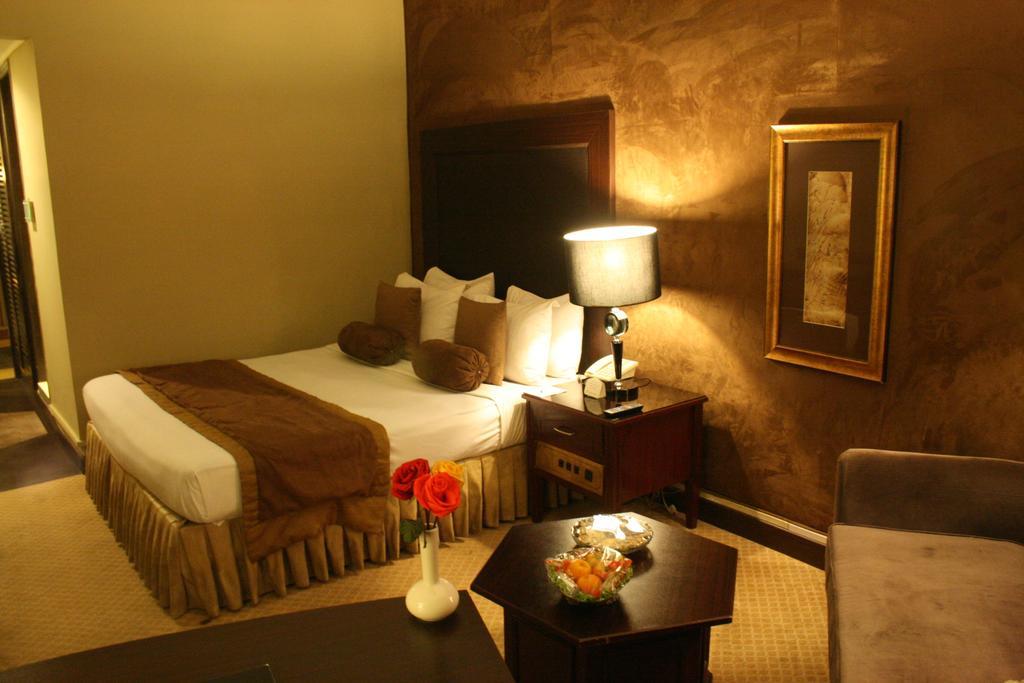 Smart Hotel ลาฮอร์ ภายนอก รูปภาพ
