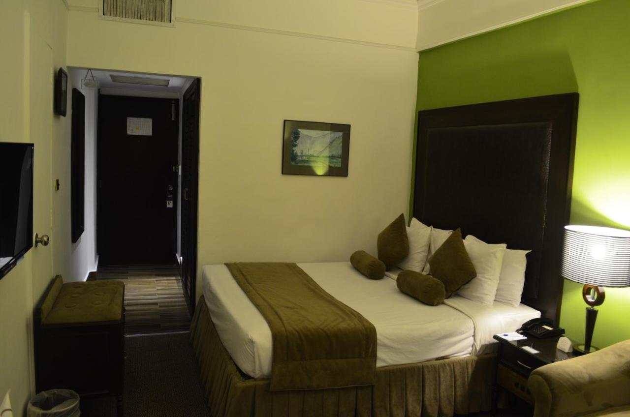 Smart Hotel ลาฮอร์ ภายนอก รูปภาพ