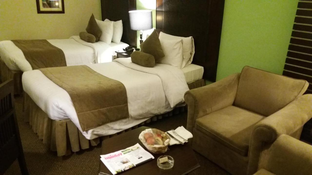 Smart Hotel ลาฮอร์ ภายนอก รูปภาพ